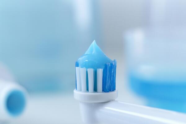 怎么區(qū)分聲波牙刷和電動牙刷？辨別聲波電動刷，重點看這三大方面即可