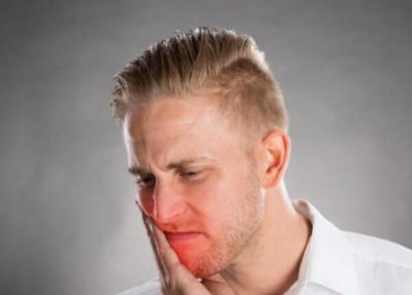 哪些人不適合用電動牙刷？這3類人不適合用電動牙刷！