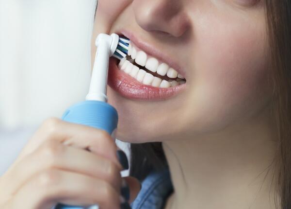 電動牙刷怎么用巴氏刷牙法？電動牙刷正確的刷牙方式操作介紹