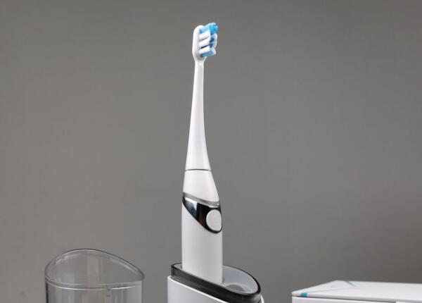 怎么分辨超聲波電動(dòng)牙刷？學(xué)會(huì)看這兩大關(guān)鍵點(diǎn)即可