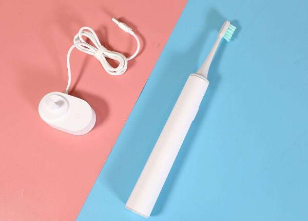 電動(dòng)牙刷沒(méi)充電當(dāng)手動(dòng)刷可以嗎？一個(gè)詳盡的解析指南