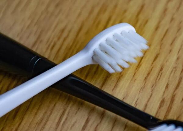 為什么明星都用手動(dòng)牙刷？原來(lái)，手動(dòng)牙刷竟有這般優(yōu)勢(shì)