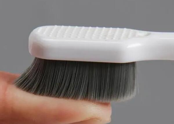 手動(dòng)牙刷該如何選擇？選擇手動(dòng)牙刷的幾大技巧