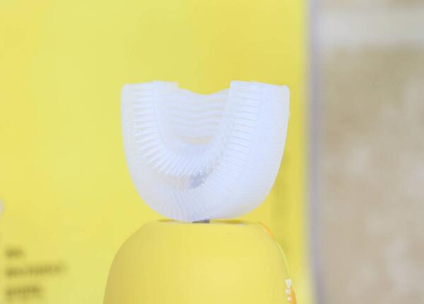 兒童u型手動牙刷刷得干凈不？答案盡在文中！