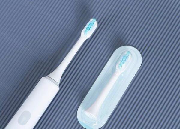 自動牙刷好？還是手刷牙刷好？選擇哪個更好？