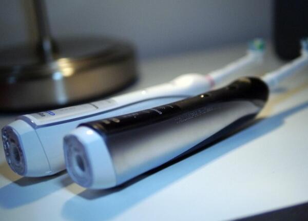 歐樂b電動牙刷充電器如何使用？從入門到精通，一篇就懂