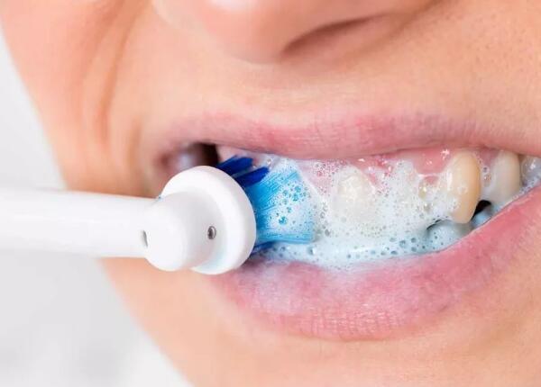 震動(dòng)式電動(dòng)牙刷的正確使用方法詳解，僅此一篇