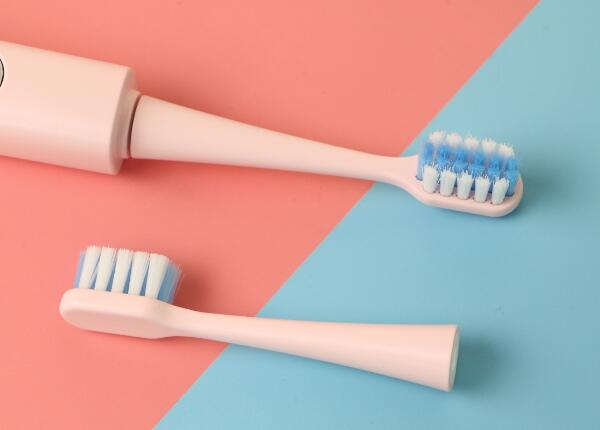 新人入手電動(dòng)牙刷怎么選？首入電動(dòng)牙刷的四大看點(diǎn)