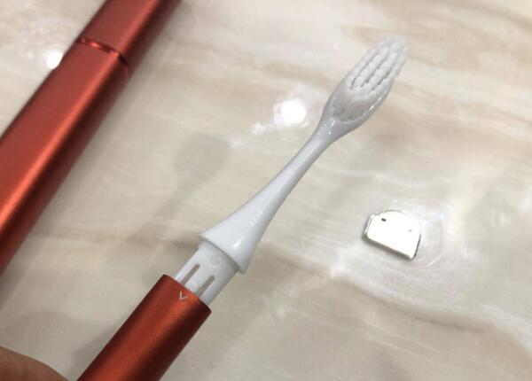 便攜式紫外線(xiàn)牙刷好用嗎？便攜式紫外線(xiàn)牙刷的幾大好處