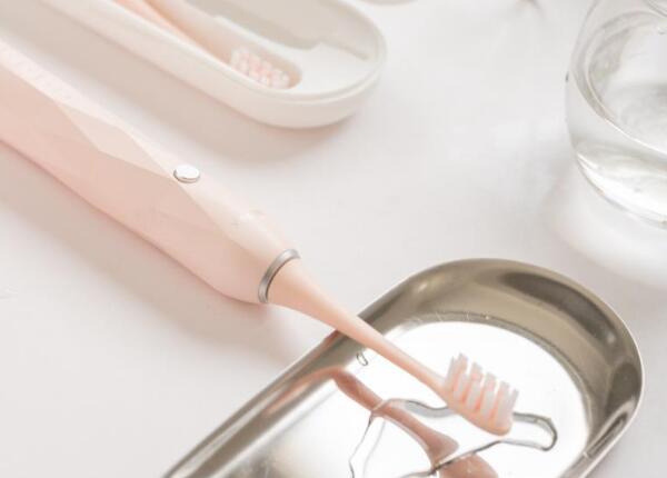 電動牙刷使用注意事項(xiàng)解析